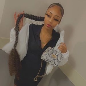 Meet your Posher, Ashley